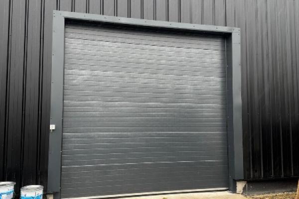 Porte Sectionnelle Industrielle : Création d’Ouverture & Pose