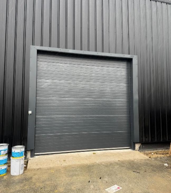 Porte Sectionnelle Industrielle : Création d’Ouverture & Pose
